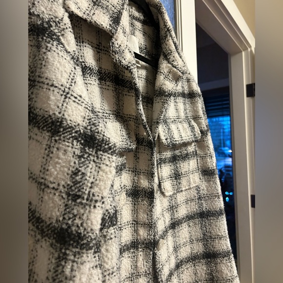 H&M Plaid Shacket - Picture 4 of 7